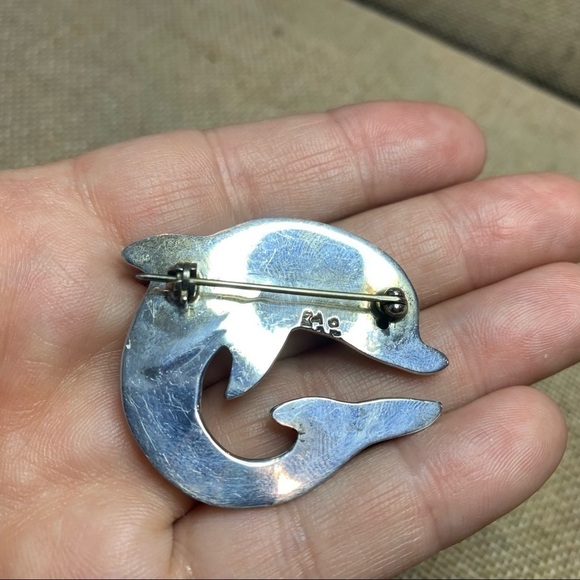 Vintage | Set of 2 Playful Dolphins Sterling by Laura Silver 925 Pins Brooches - Picture 5 of 8